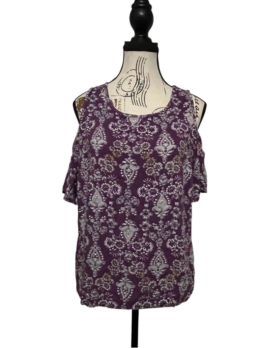 St. John's Bay Shirt Womens PS Purple Floral Paisley Cold Shoulder Boho Top - Picture 4 of 8